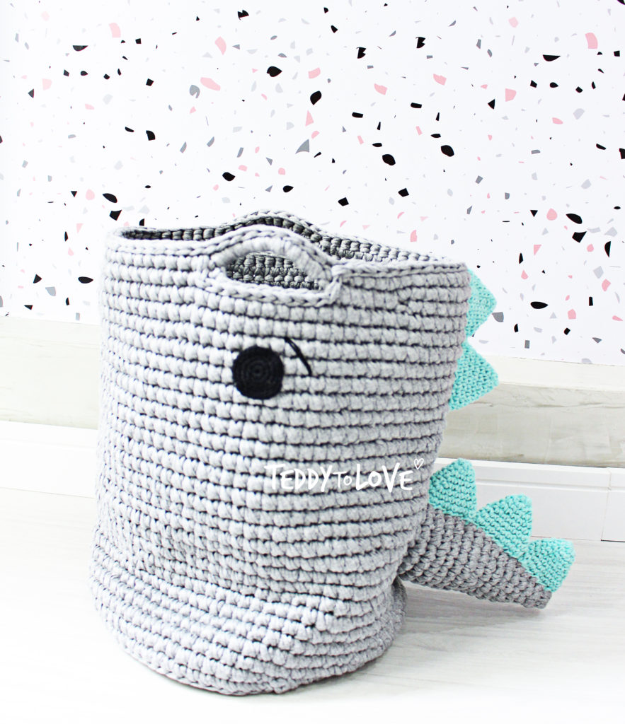 Cesto Dino/ Detalhes em verde água ♡